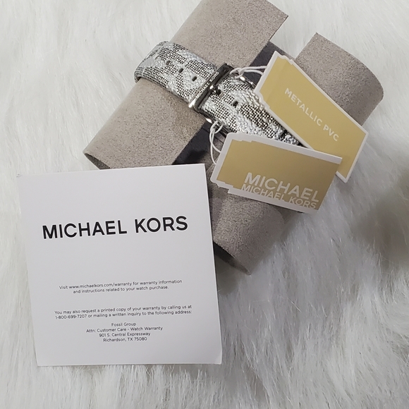 Michael Kors Women's Addyson White Dial Watch - Picture 4 of 9